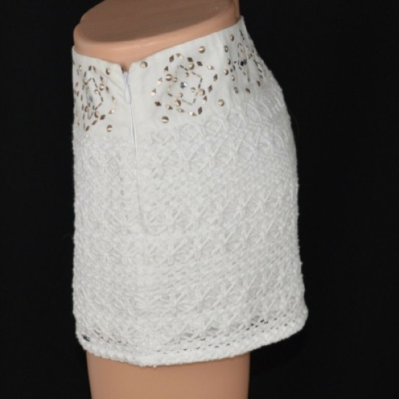 Hollister White Crochet Mini Skirt Size 00 Junior - Picture 3 of 15